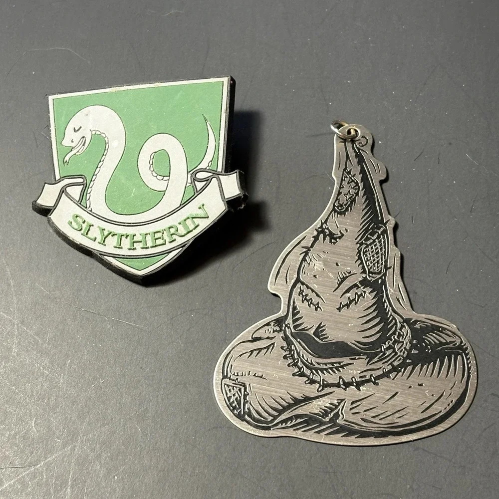 Harry Potter Slytherin House Enamel‎ Pin & Sorting Hat Metal Charm 2 Lot Fandom